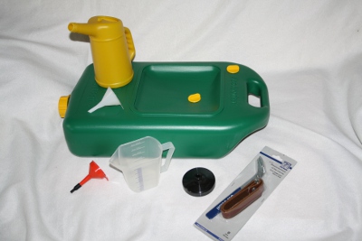 Ölfilterschlüssel, Auffangwannen, Meßbecher, Trichter