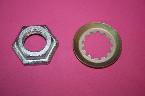 Ritzelmuttern und Sicherungsbleche