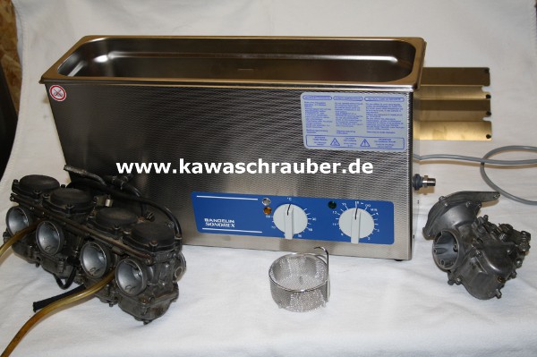 Motorrad Vergaser Reinigung im Ultraschallbad vom Profi Ultraschall Reinigung