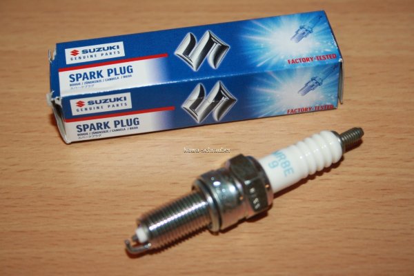 NGK Zündkerze Suzuki DL650 V-Strom Typen C733AZ / C743FZ